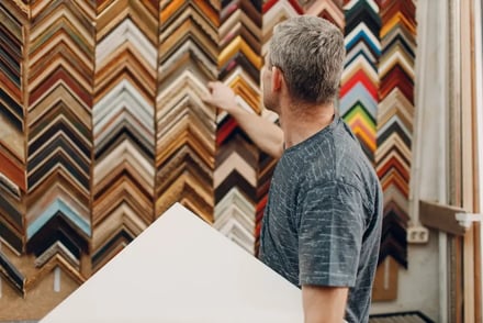 Frame Trim Trends: Slim Profiles, Matte Finishes, and Sculpted Details